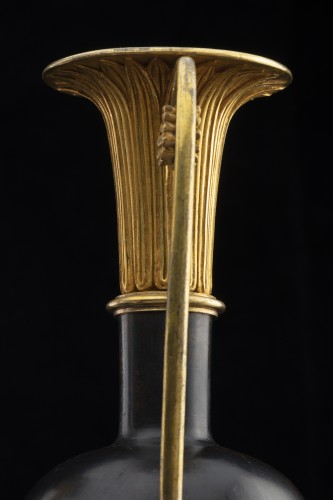 Objet de décoration Cassolettes, coupe et vase - Paire de vase Directoire en bronze