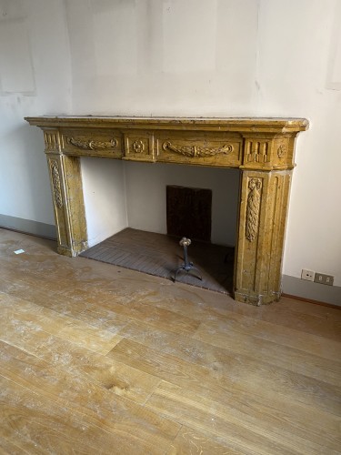 Fireplace in yellow Verona marble  - 
