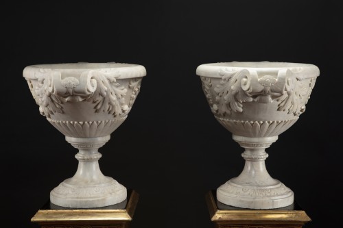Antiquités - Paire de vases en marme blanc