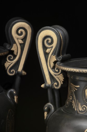 A lPair of Late 19th century bronze  vases - 