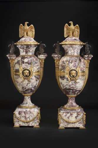 Paire de vases en marbre et bronze - Objet de décoration Style Louis-Philippe
