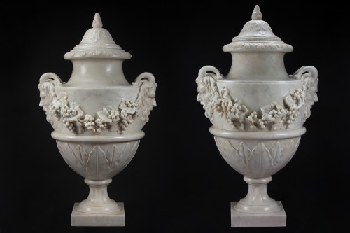 Antiquités - Paire de vases en marbre