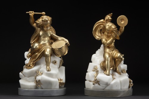XVIIIe siècle - Paire d'angelots en bronze