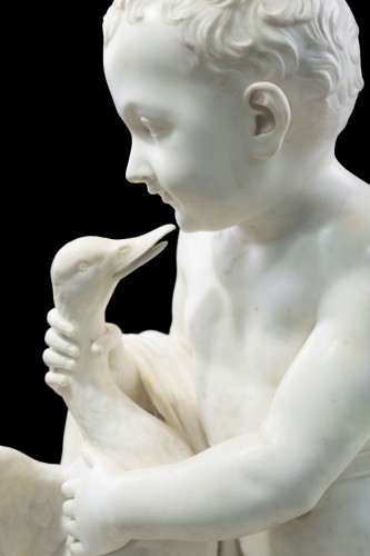 Enfant et oie, marbre blanc de Carrare 19e siècle - Galerie Francesco De Rosa