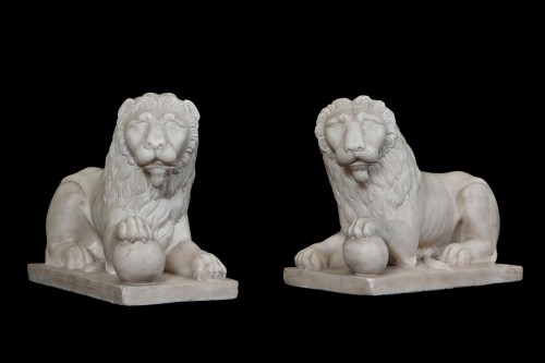 Paire de petits lions en marbre, Italie 18e siècle - Galerie Francesco De Rosa