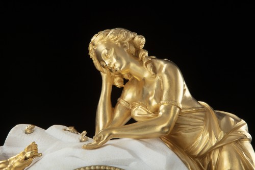 Pendule Louis XVI en marbre blanc et bronze - Galerie Francesco De Rosa
