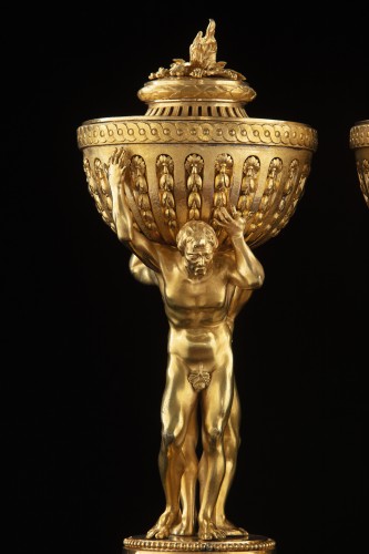 Objet de décoration Cassolettes, coupe et vase - Paire de brûle-parfums Louis XVI en bronze doré et porphyre d'Egypte