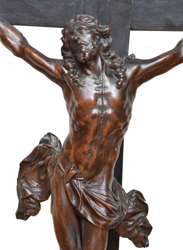 Religious Antiques  - Christ of the school of Nancy around 1700 in Sainte-Lucie wood