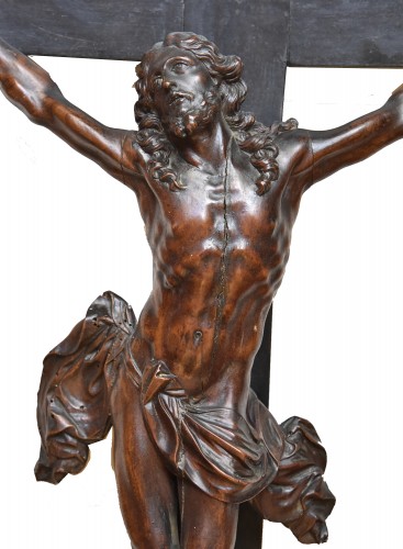 Art sacré, objets religieux  - Christ en bois de Sainte-Lucie, école de Nancy vers 1700