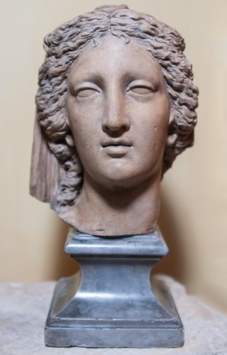 Sculpture Sculpture en Terre cuite - Tête de femme néo-classique en terre cuite attribuée à Bartolomeo Cavaceppi