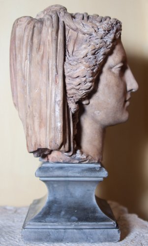Tête de femme néo-classique en terre cuite attribuée à Bartolomeo Cavaceppi - La Sculpture Françoise