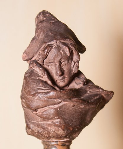 Petit buste en terre-cuite jeune homme au tricorne, début XIXe siècle - Sculpture Style Restauration - Charles X
