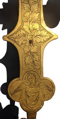 Croix de procession toscane en cuivre et bronze doré du XIVe siècle - Art sacré, objets religieux Style Moyen Âge