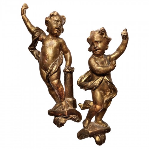 Pair Of Rococo Angels In Gilt Wood, Early XVIII th c.