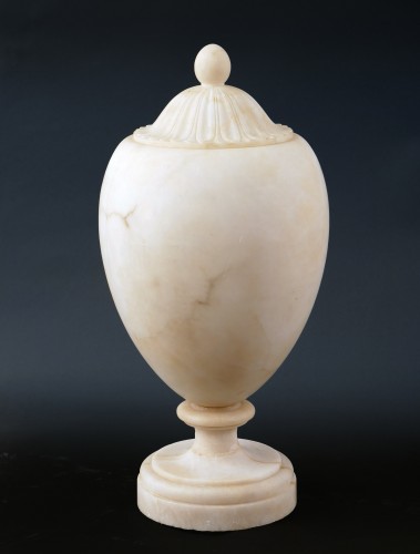Pair of Alabaster Vases - Decorative Objects Style 