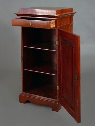 Mobilier Armoire - Petit armoire piédestal en acajou - Allemagne du Nord, 1820