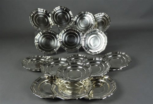 Série de 18 assiettes à pain en argent allemand - Galerie Lassus