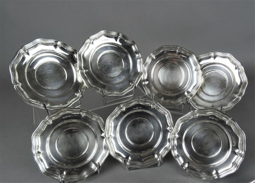 Antiquités - Série de 18 assiettes à pain en argent allemand