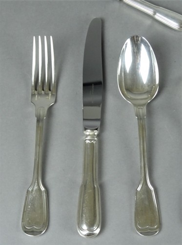 Argenterie et Orfèvrerie  - Christofle à Paris - Ménagère en argent de 75 pièces