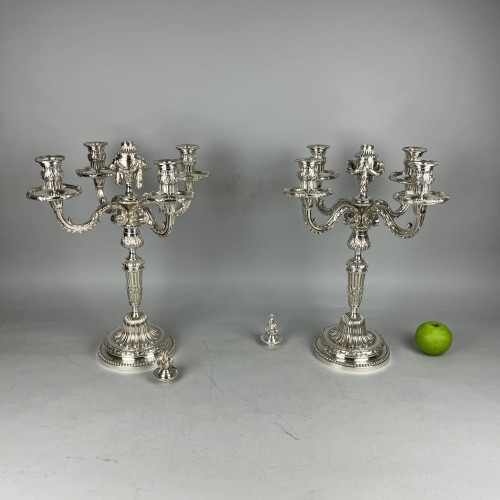 Paire de chandeliers en bronze argenté vers 1860-1890 - Luminaires Style 