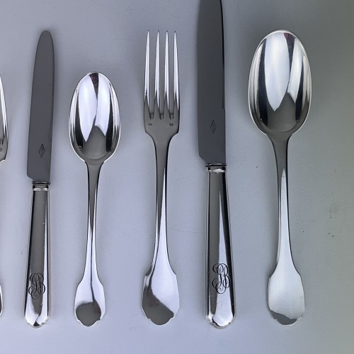 Ménagère en argent massif de 132 pièces par Puiforcat à Paris - Argenterie et Arts de la table Style 