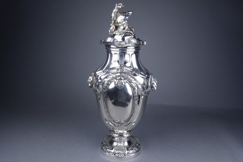 Antiquités - Grand vase en bronze argenté - Christofle à Paris