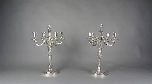 Luminaires Bougeoirs et Chandeliers - Paire de chandeliers Napoléon III en bronze argenté - Christofle 