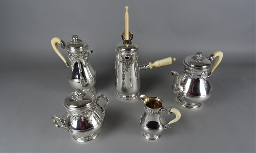 Service à thé, café et chocolat en argent massif et ivoire début XXe siècle. - Argenterie et Orfèvrerie Style Art nouveau