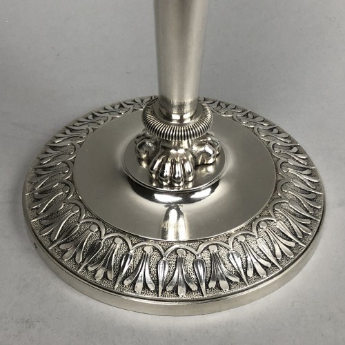 Argenterie et Arts de la table  - Paire de flambeaux en argent massif d'époque Empire