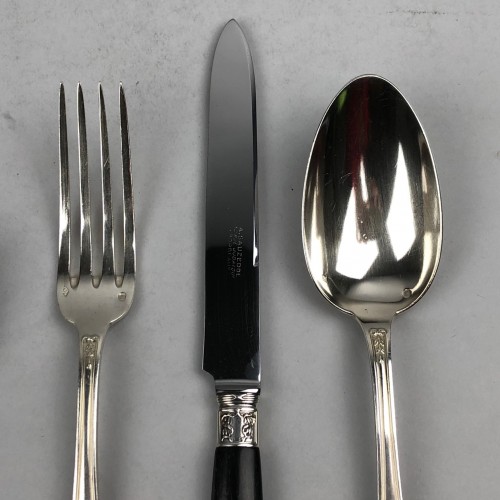 Ravinet d'Enfert à Paris - Ménagère en argent massif de 96 pièces - Argenterie et Orfèvrerie Style 