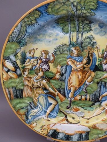 Grand plat à « Istoriati » en faïence de Nevers (1640 - 1650 ) - Louis XIII