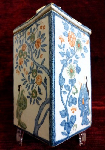 Porcelain & Faience  - 18th century Turin earthenware tea box