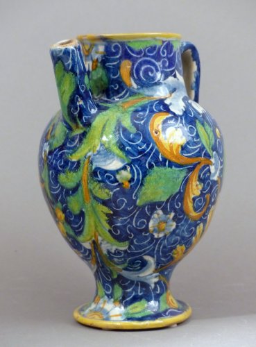 <= 16th century - 16th century majolica chevrette