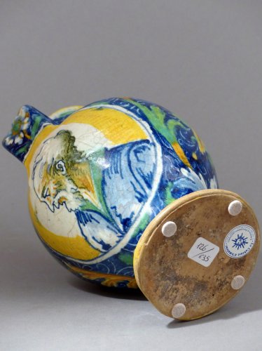 Antiquités - 16th century majolica chevrette