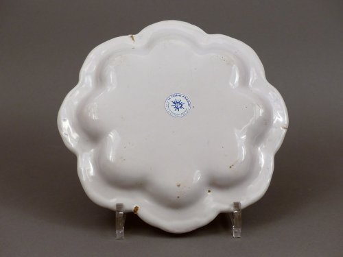 Porcelain & Faience  - Moustiers, 18th century  - Pair of drageoirs 