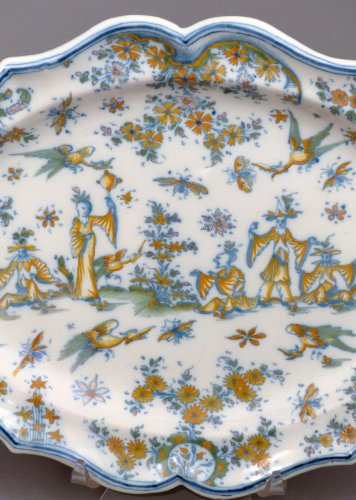 18th century - 18th century oval faience platter from Lyon