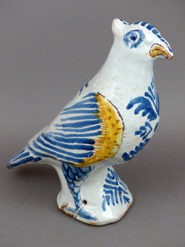Un grand pigeon de faîtage, en faïence de Nevers, du XVIIIe siècle - Céramiques, Porcelaines Style 