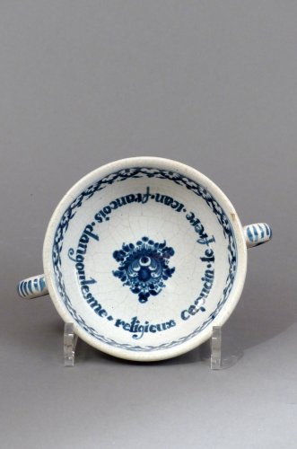 Faience of Paris &quot;bol à capucin&quot; dated 1733 - Porcelain & Faience Style 