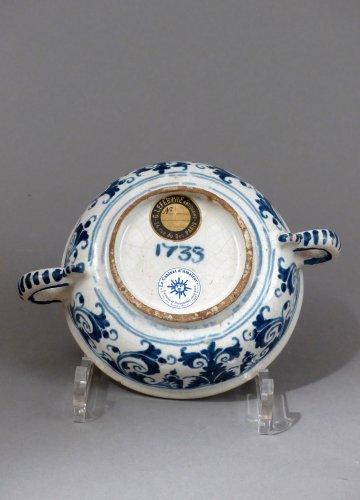 Porcelain & Faience  - Faience of Paris &quot;bol à capucin&quot; dated 1733