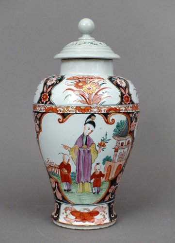 Céramiques, Porcelaines  - Vase en faïence de Delft, technique mixte, début 18e siècle