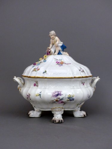 18th century Meïssen lidded terrine - Porcelain & Faience Style 