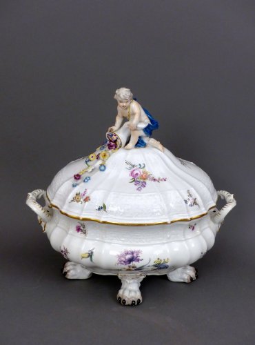 Porcelain & Faience  - 18th century Meïssen lidded terrine