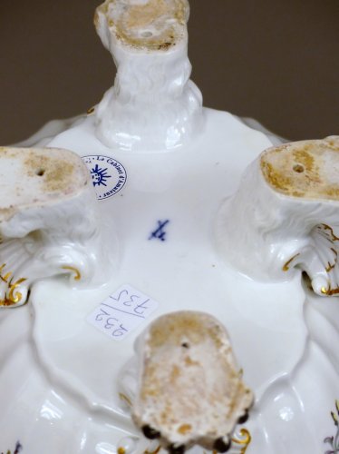 Antiquités - Terrine en porcelaine de Meïssen du milieu du XVIIIe siècle