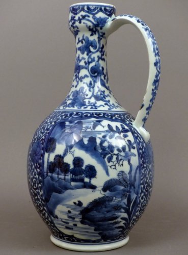 Antiquités - Pichet à anse en porcelaine d'Arita Japon du XVIIe siècle