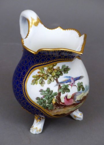 Pot à lait en porcelaine tendre de Sèvres vers 1770 - Céramiques, Porcelaines Style 