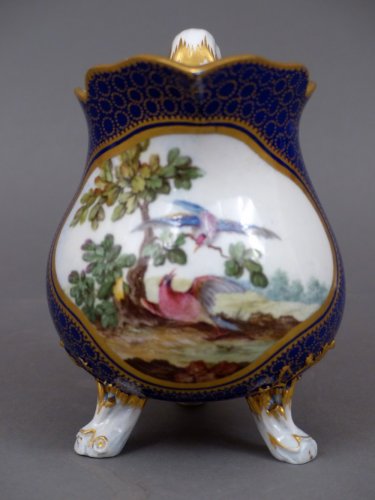 Céramiques, Porcelaines  - Pot à lait en porcelaine tendre de Sèvres vers 1770
