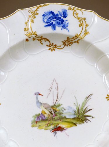 Céramiques, Porcelaines  - Plat en porcelaine de La Haie du XVIIIe siècle