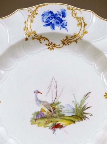 Porcelain & Faience  - 18th century platter in soft-paste porcelain of La Haie