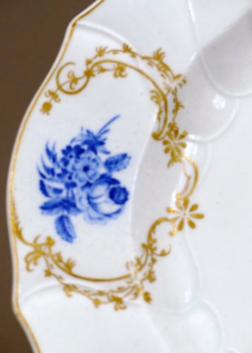 18th century platter in soft-paste porcelain of La Haie - 