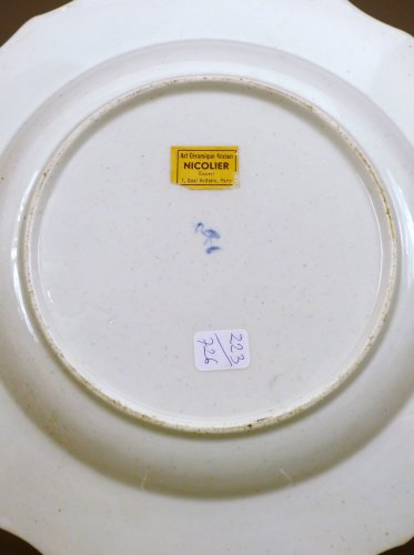 Plat en porcelaine de La Haie du XVIIIe siècle - Louis XV